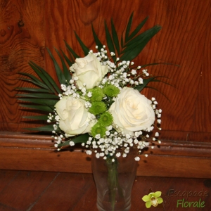 Bouquette de roses blanches pour columbarium